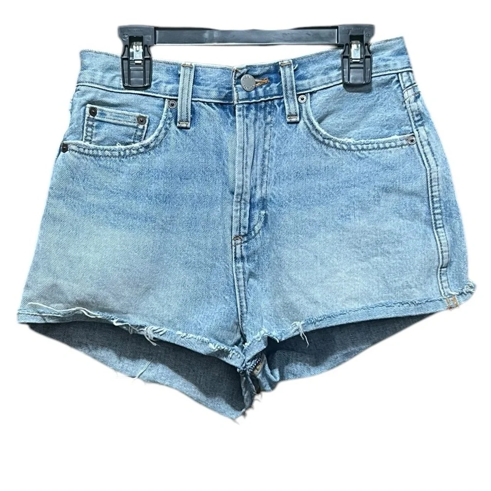 Aritzia Denim Forum Farrah Cheeky Short‎ Cutoff Denim Shorts Light Wash